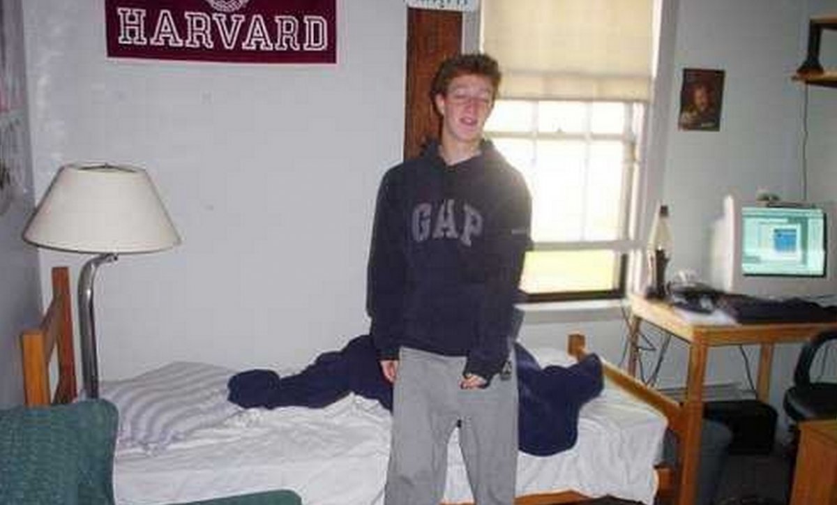at-this-point-facebook-was-still-run-out-of-his-dorm-room-but-it-was-time-to-get-serious-zuckerberg-dropped-out-of-harvard-in-2004-much-like-bill-gates-before-him